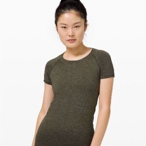 EUC* Lululemon Waist length Top